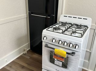 Newly Renovated, Top Floor, 1 Bedroom, 1 Bathroom with Den!, Schenectady, NY 12308