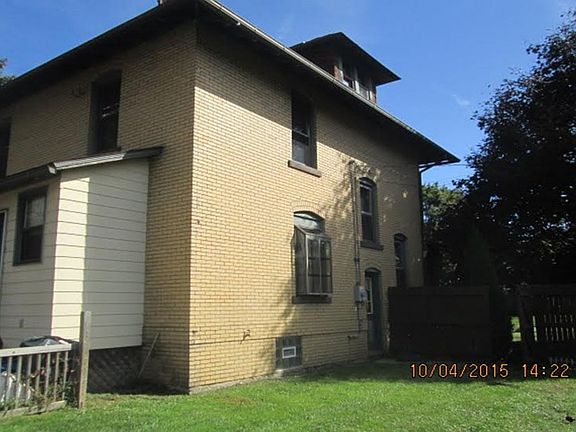 3rd image of 225 E Fairfield Ave