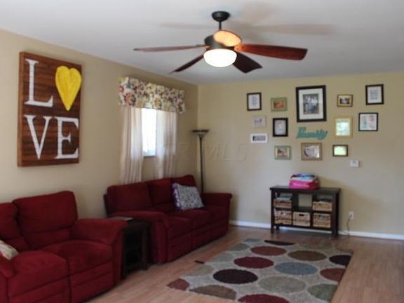 4th image of 164 Serran Dr