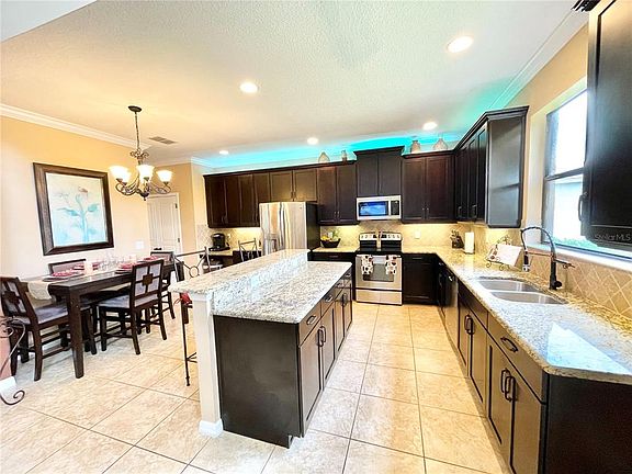 5th image of 2910 Orangebud Dr
