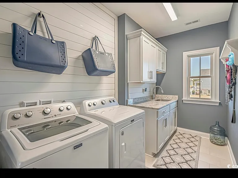 330 Harbour View Dr — Photo 7