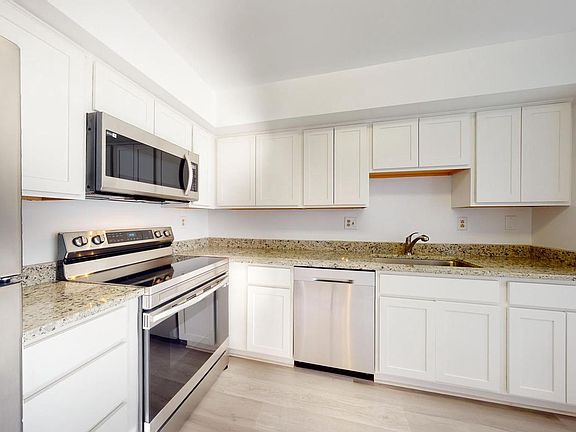 4th image of 14749 London Ln