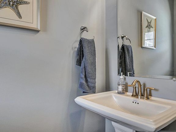 The DavenportHolman Ridge-large-005-1-Powder Room-1500x1000-72dpi