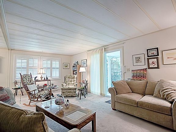 4th image of 716 Bengal Ave