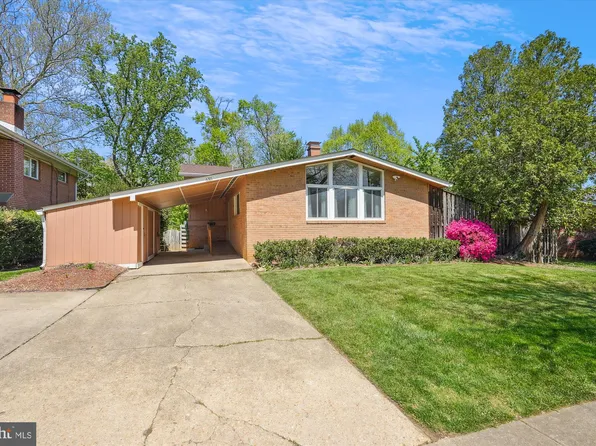 6311 Carnegie Dr, Bethesda, MD 20817