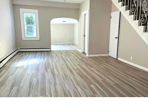 5th image of 116 E Federal St