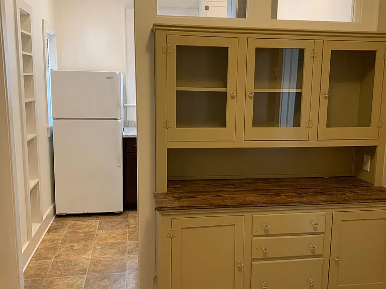 1310 Broome St — Photo 3