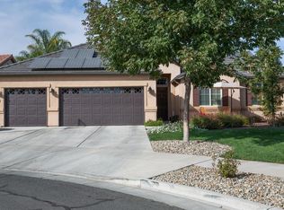 854 E Chestnut Ct, Visalia, CA 93292