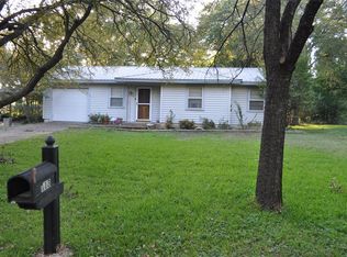 113 Lakewood Dr, Azle, TX 76020