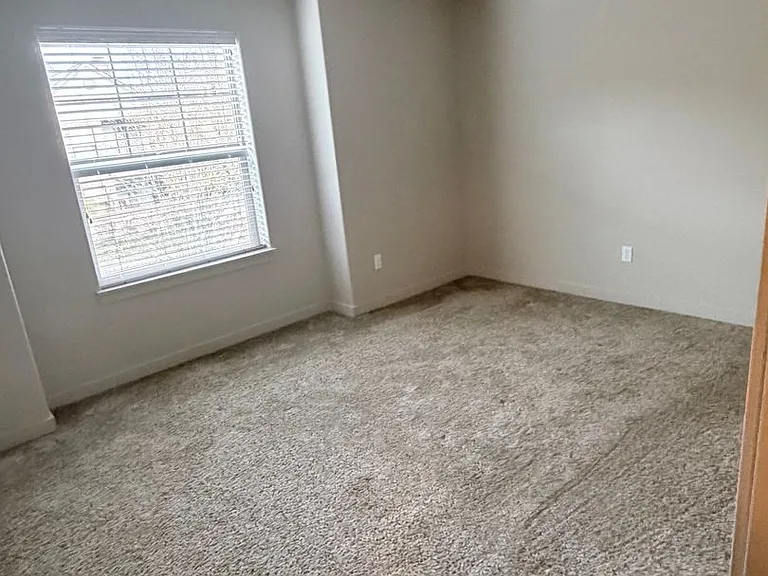 117 - Gravens Grove — Photo 18