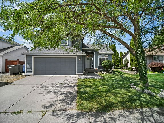 2nd image of 1621 N Harmony Ln