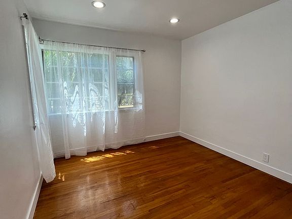 4th image of 1817 N New Hampshire Ave #1817