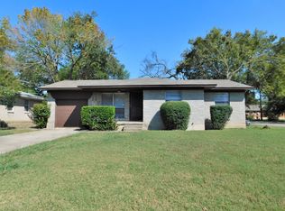 929 Manhattan Dr, Denton, TX 76209