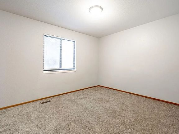 4th image of 451 Lincoln Ave #3