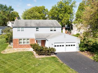 800 Maxwell Pl, Lansdale, PA 19446