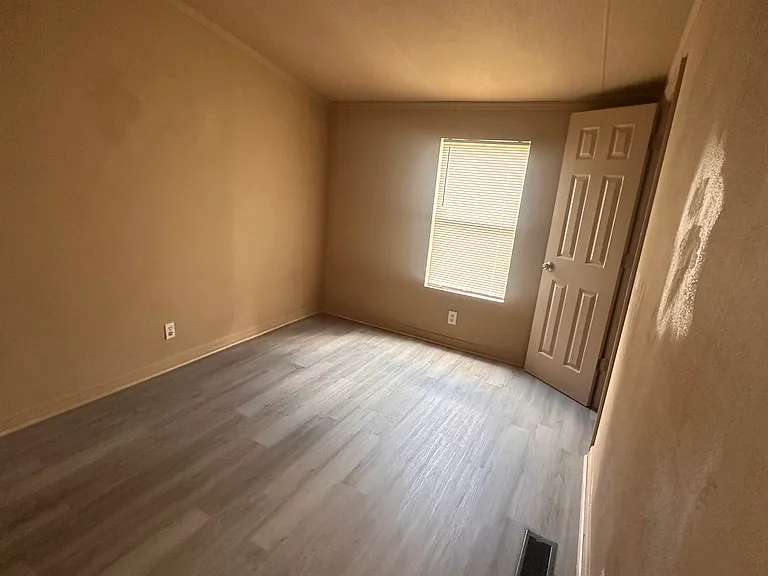 8349 NE 77th Ln — Photo 12