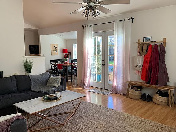 4th image of 15341 Arnold Dr