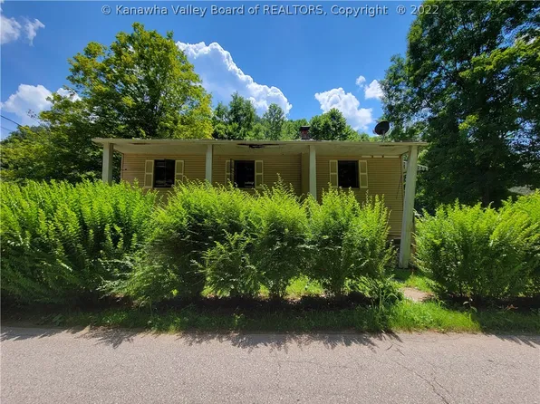 10844 Frame Rd, Elkview, WV 25071