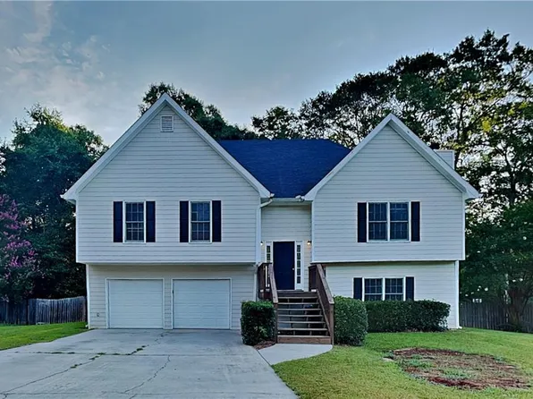 2290 Huntington Dr, Loganville, GA 30052