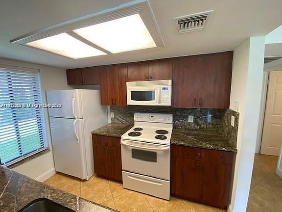 4th image of 8330 Coral Lake Dr #8330