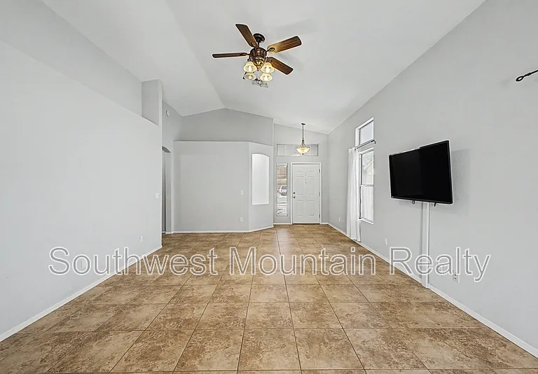 649 S Banning — Photo 10