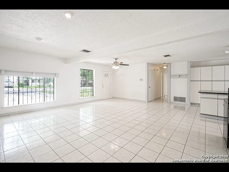 6715 Crosswell — Photo 4