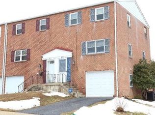 879 Hilton Dr, Lancaster, PA 17603