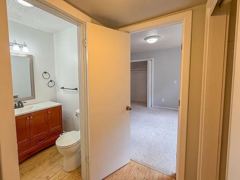 12021 Hawthorne Ln — Photo 16