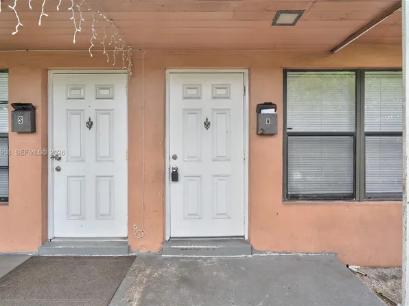 501 SW 9th St APT 1-2, Hallandale, FL 33009