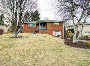 6424 Willem Dr, Finleyville, PA