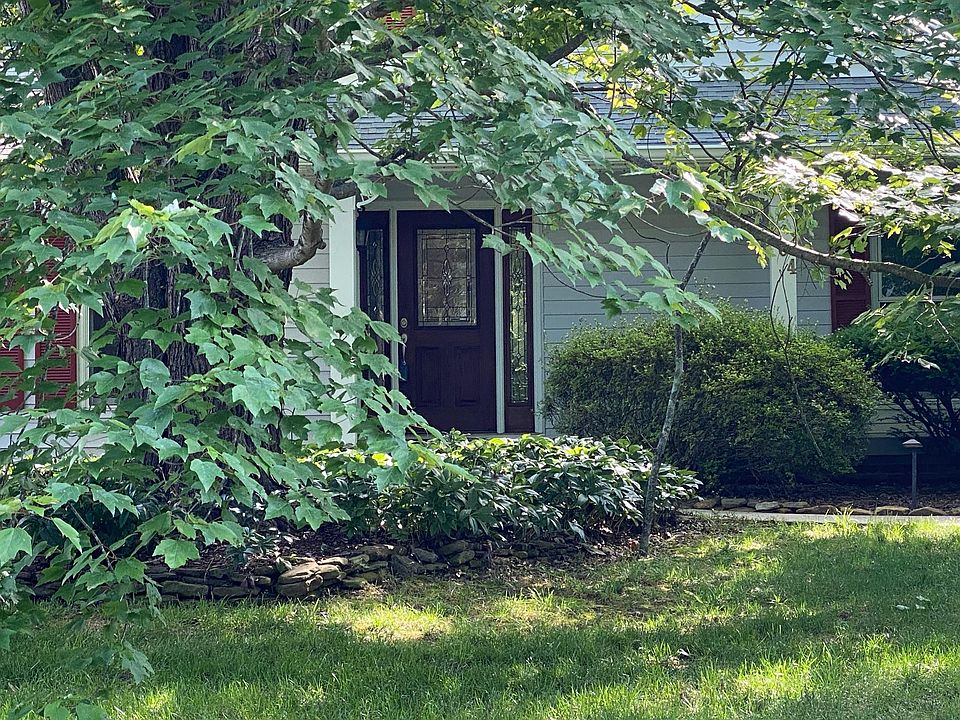 1st image of 604 Woodedge Ln