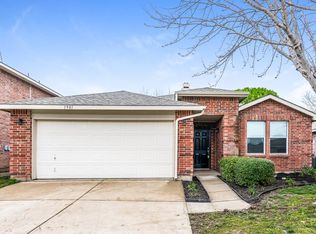 1901 Lariat Dr, Justin, TX 76247