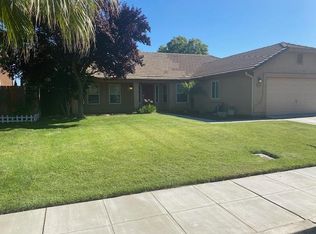 554 Saint Michelle Dr, Madera, CA
