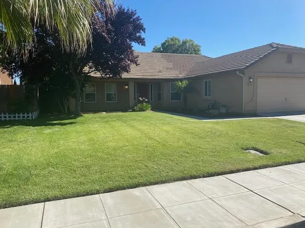 554 Saint Michelle Dr, Madera, CA 93637
