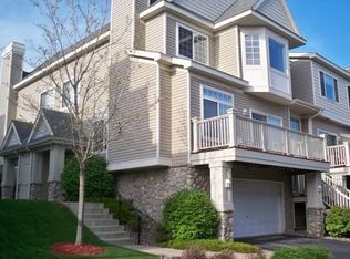 2386 Eagle Trace Ln, Woodbury, MN 55129