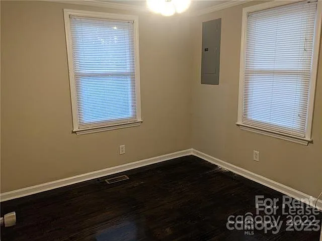 143 Waco Ave — Photo 11