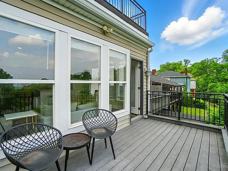 918 Mount Hope Ave — Photo 12