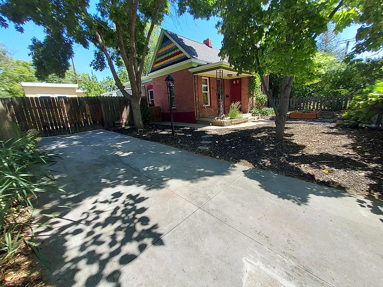377 E Coatsville Ave — Photo 30