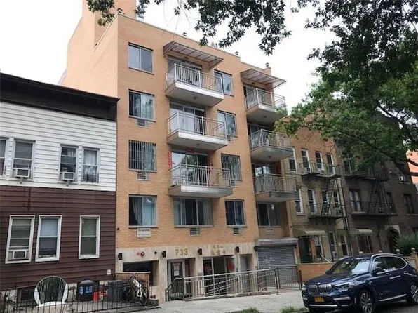 733 53rd St #2B, Brooklyn, NY 11220