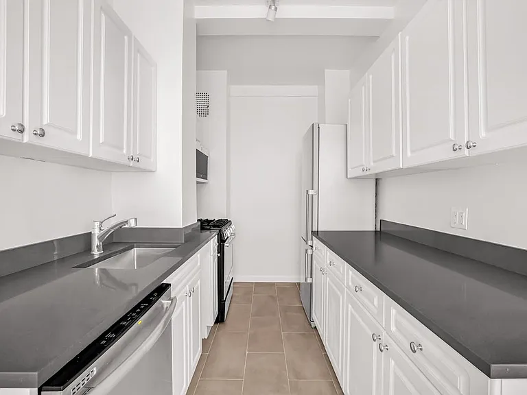 12 E 86th St #326 — Photo 6