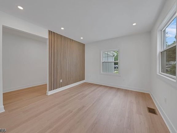 5th image of 20 Lexington Ave Floor 2