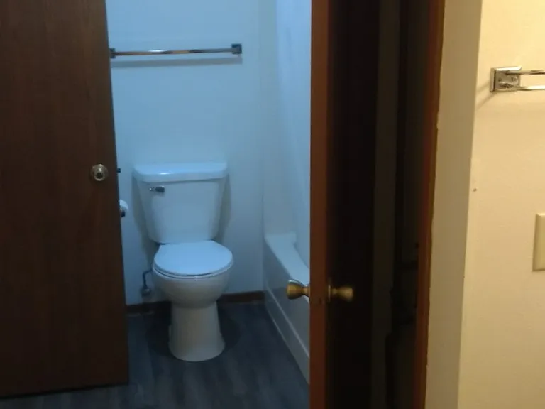 303 Talmadge St #4 — Photo 6