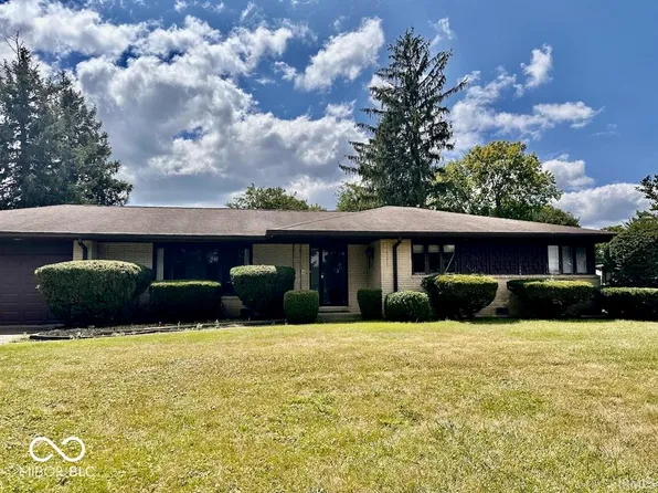 805 E Cooper Rd, Muncie, IN 47303