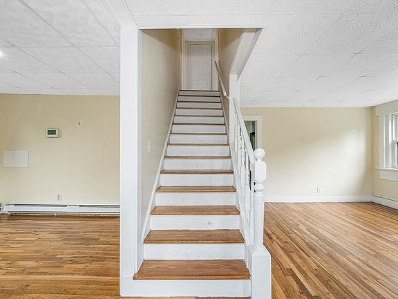 2nd image of 33 Kensington Ave