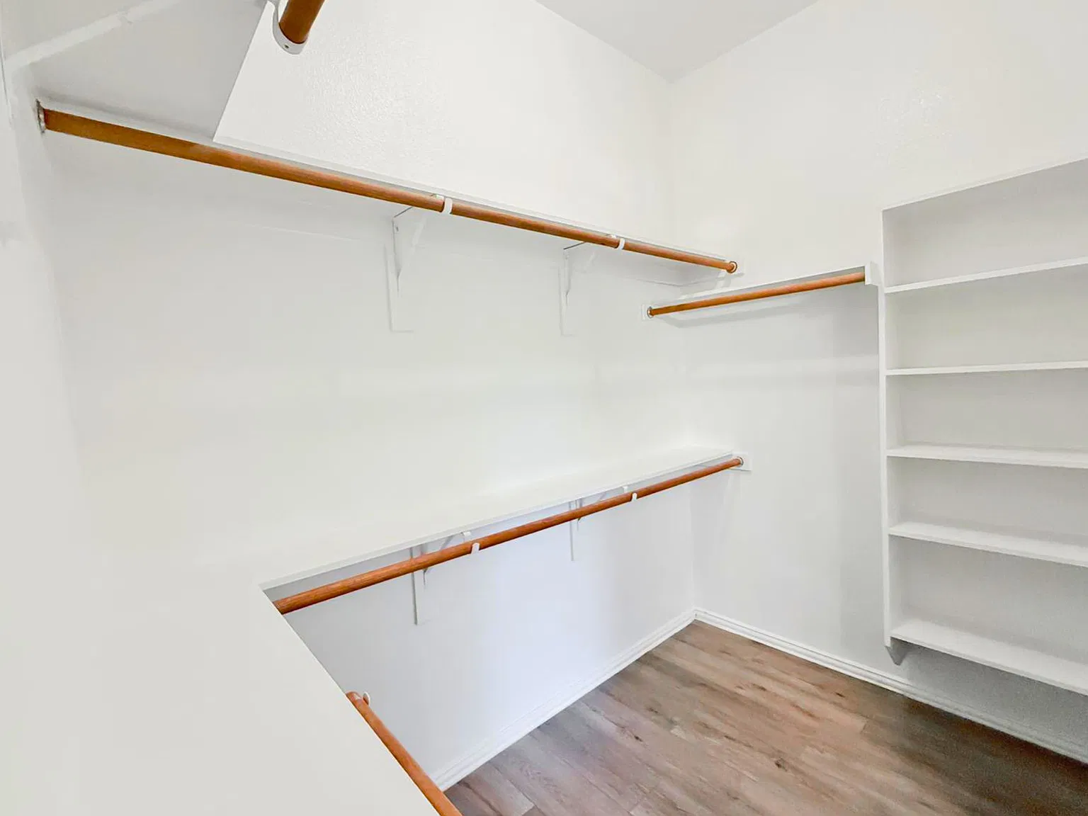 3 bed, 2104 sqft, $2,500 — Photo 3