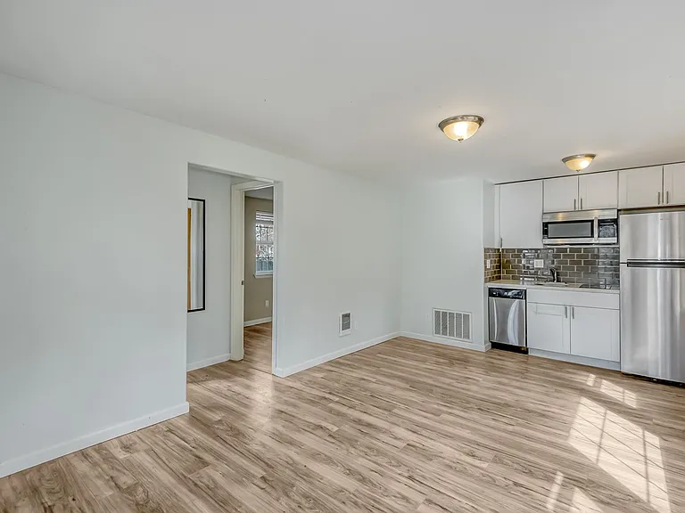 7006 SE 66th Ave #2 — Photo 3