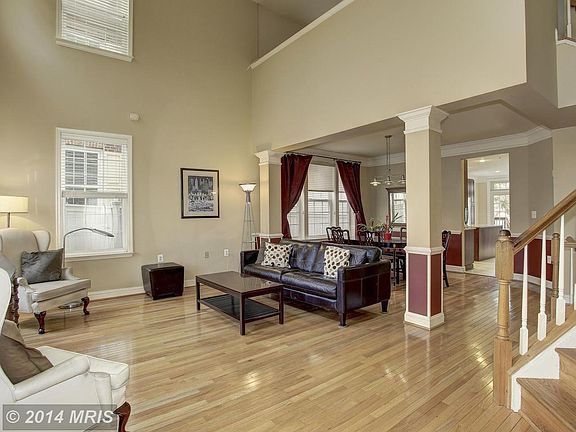 3rd image of 516 Lawson Way