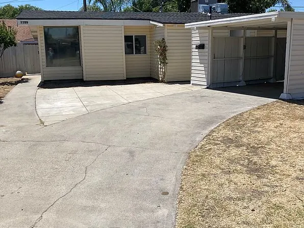 2205 Aspen St, Selma, CA 93662