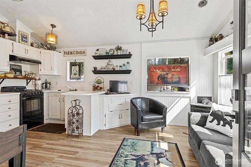 3rd image of 24443 Wicker Road #52