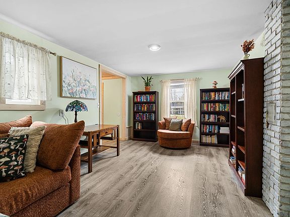 5th image of 4070 Evelyn St